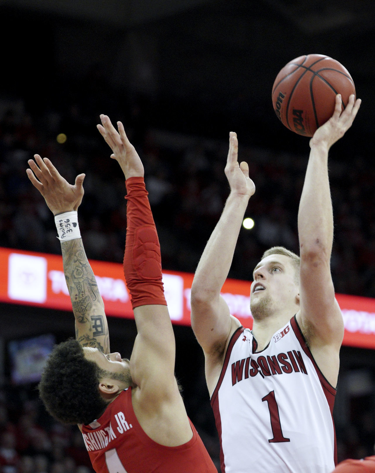 Badgers 70, Buckeyes 57
